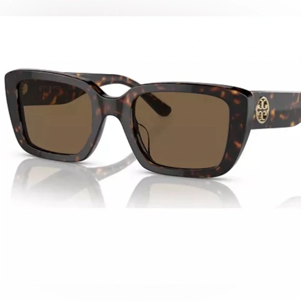 Tory Burch | Tortoise Sunglasses - Picture 1 of 4